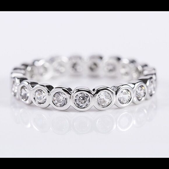Beautiful Sterling Silver Eternity Ring - Picture 1 of 5